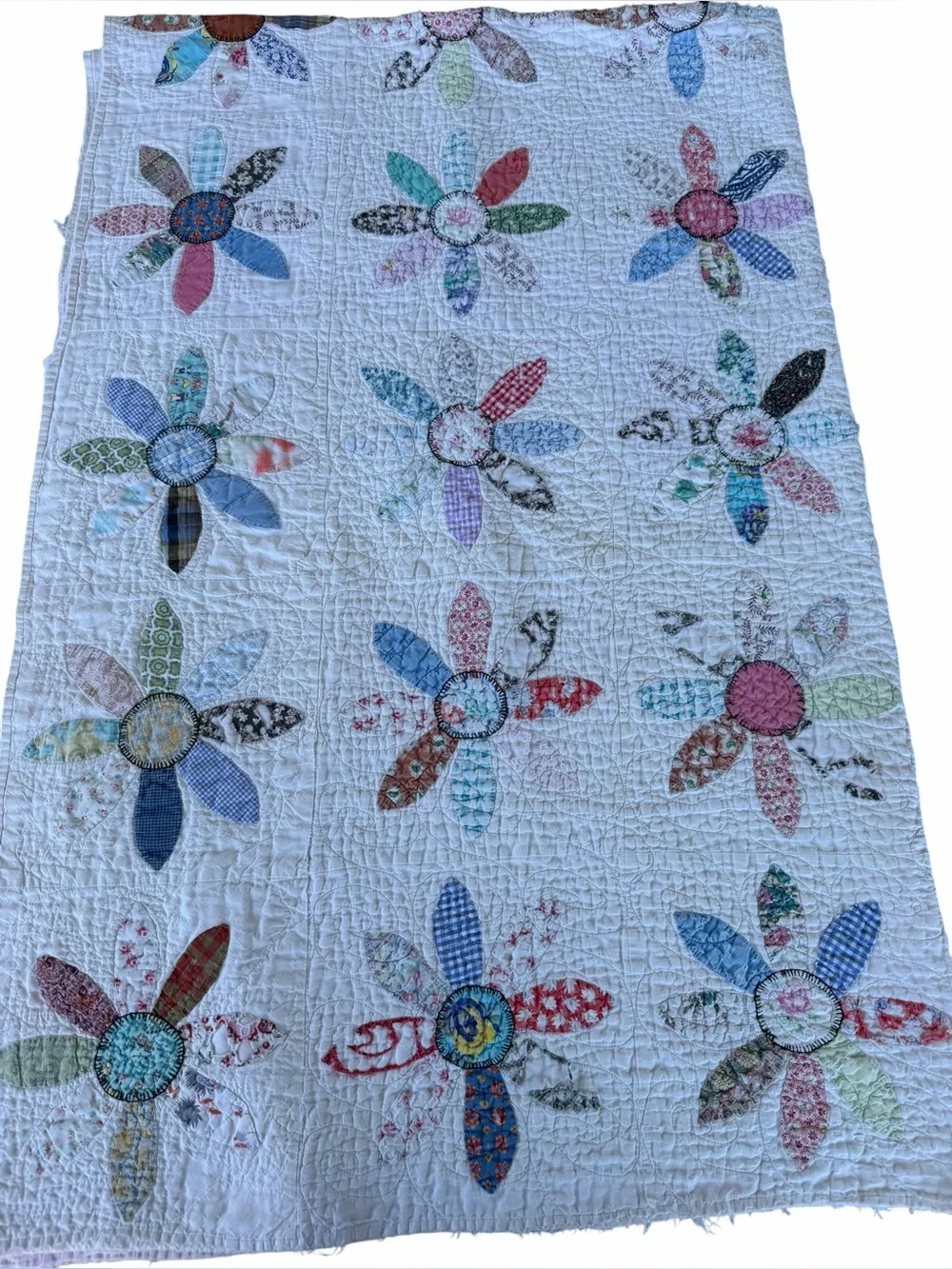 VTG Scrap Flower Dresden Plate Quilt Farmhouse Pastels 56x85 Flaws Cutter Crafts